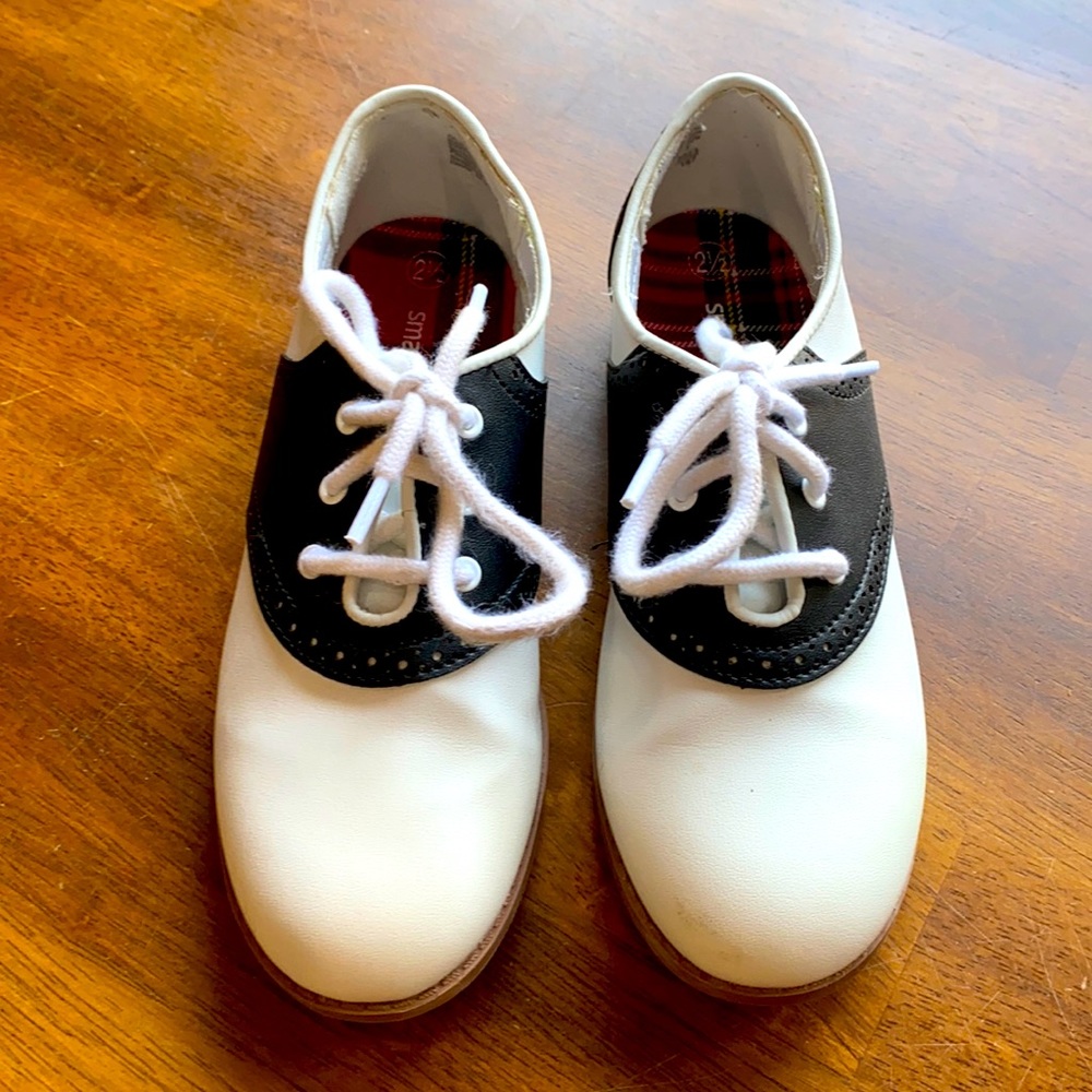 Kids Classic saddle oxford. Size 2.5